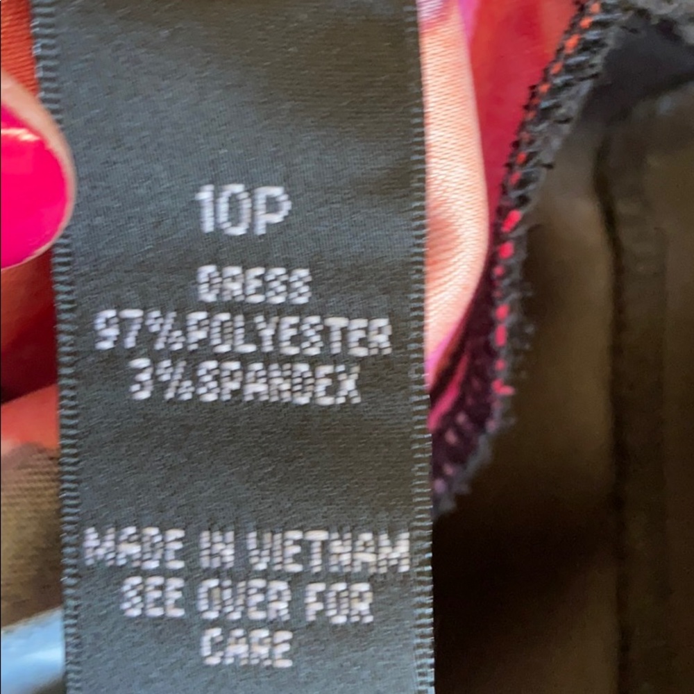 AGB-dress in sz 10P.. perfect condition.flattering - Picture 7 of 7